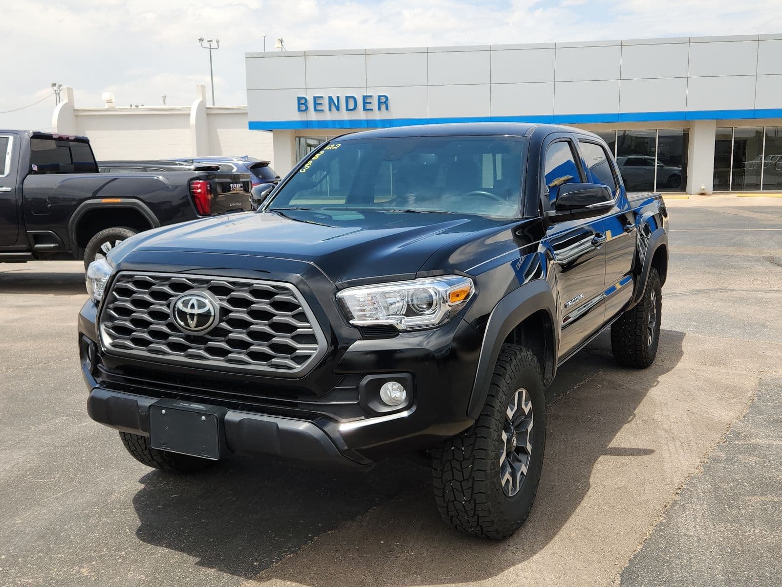 2023 Toyota Tacoma TRD Off-Road — photo 1 of 20