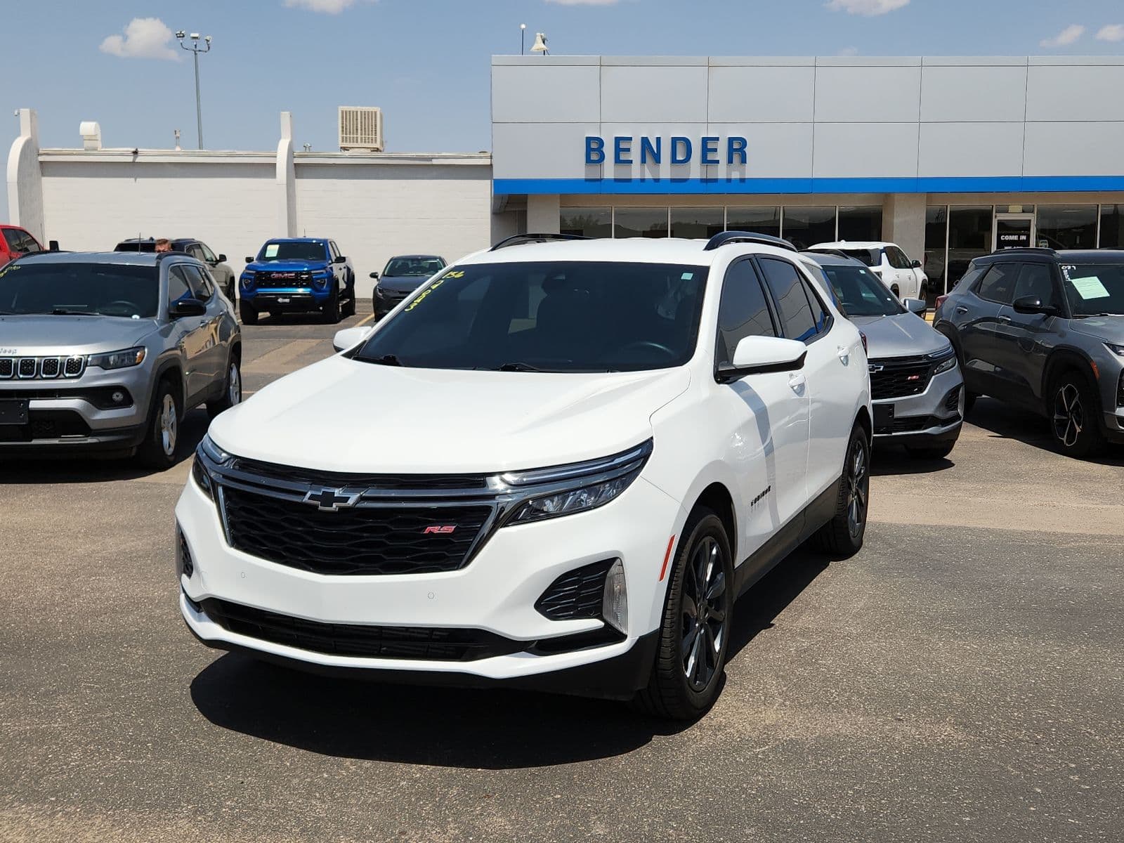 2023 Chevrolet Equinox RS — photo 1 of 20