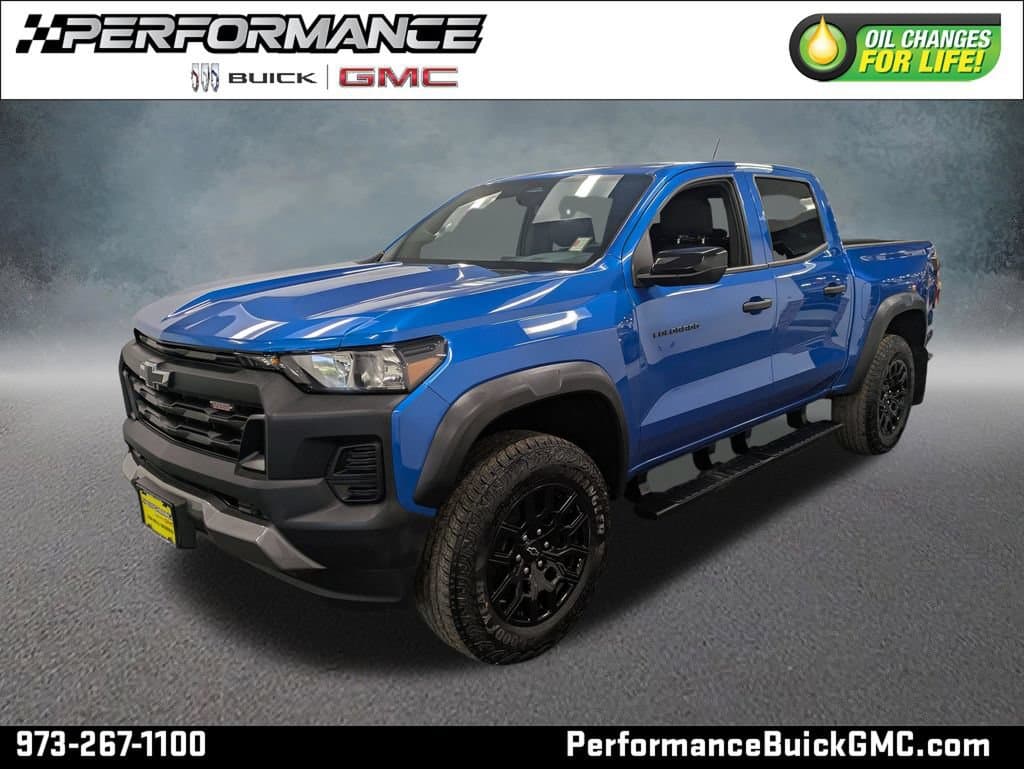 2024 Chevrolet Colorado Trail Boss — photo 1 of 38