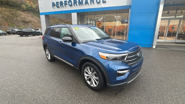 2023 Ford Explorer XLT — photo 1 of 21