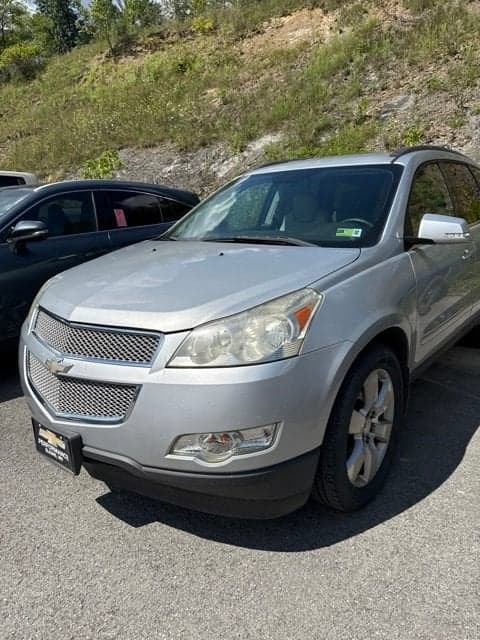 2011 Chevrolet Traverse LTZ — photo 1 of 12