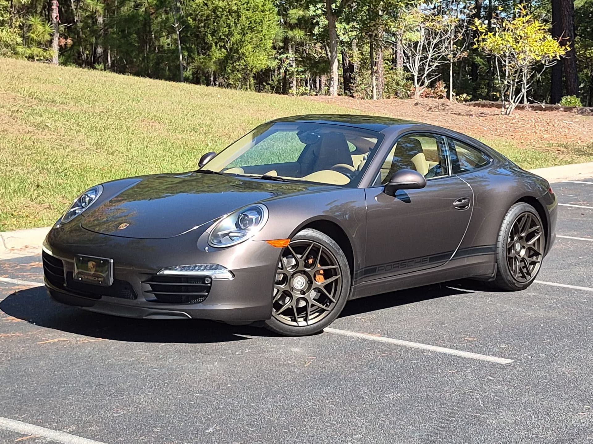 2013 Porsche 911 Carrera — photo 1 of 34