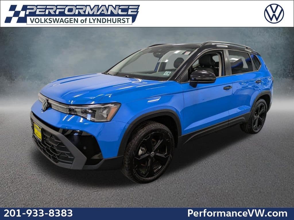 2025 Volkswagen Taos 1.5T SE Black — photo 1 of 36