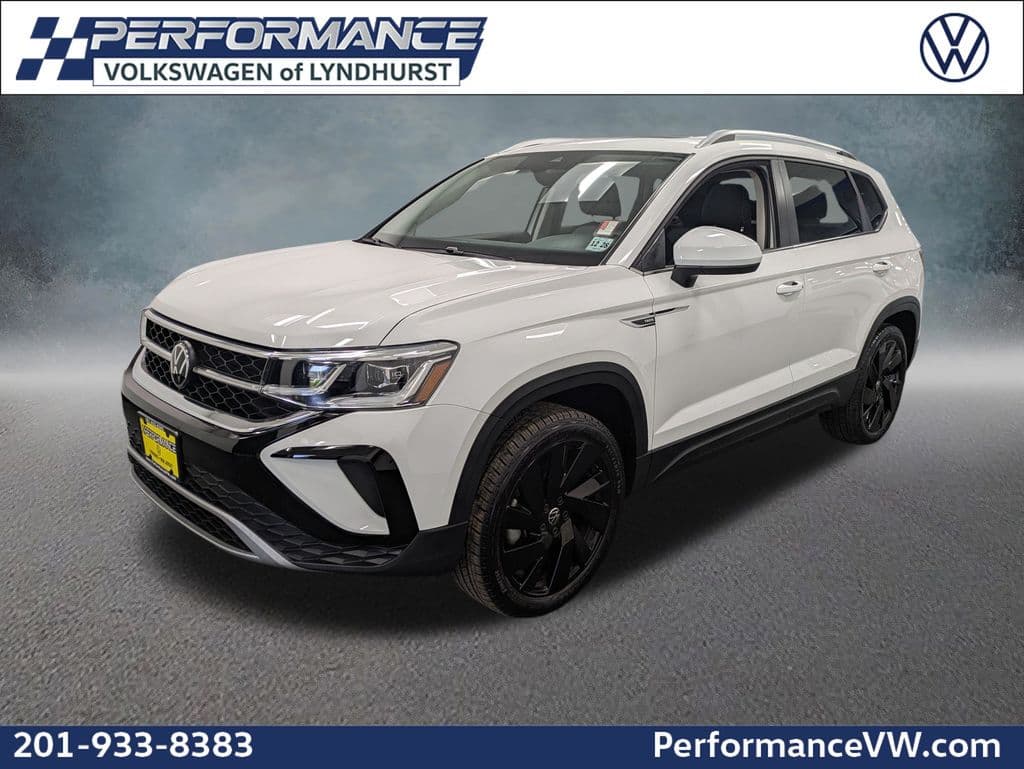 2024 Volkswagen Taos 1.5T SEL — photo 1 of 33