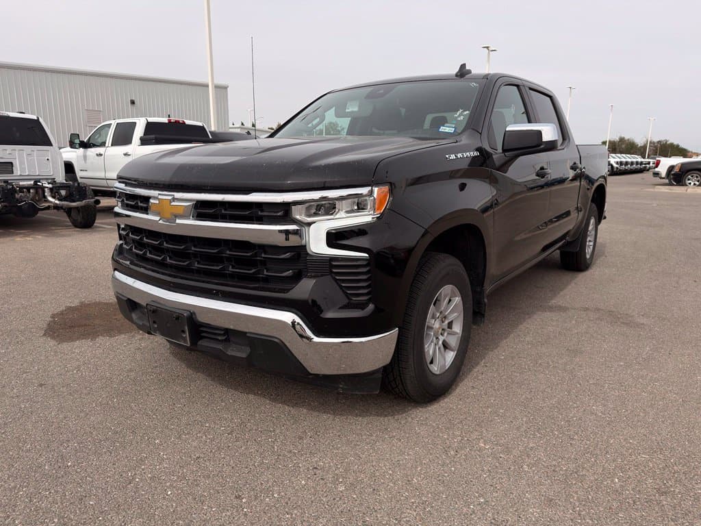 2025 Chevrolet Silverado 1500 LT — photo 1 of 14