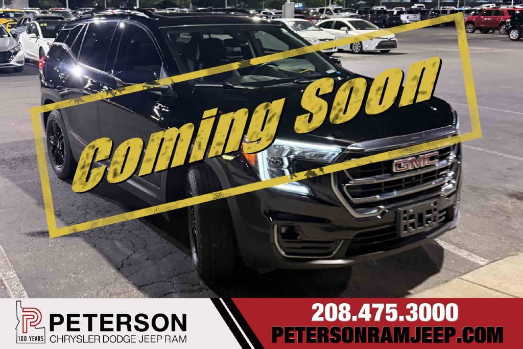 2024 GMC Terrain AT4 — photo 1 of 10