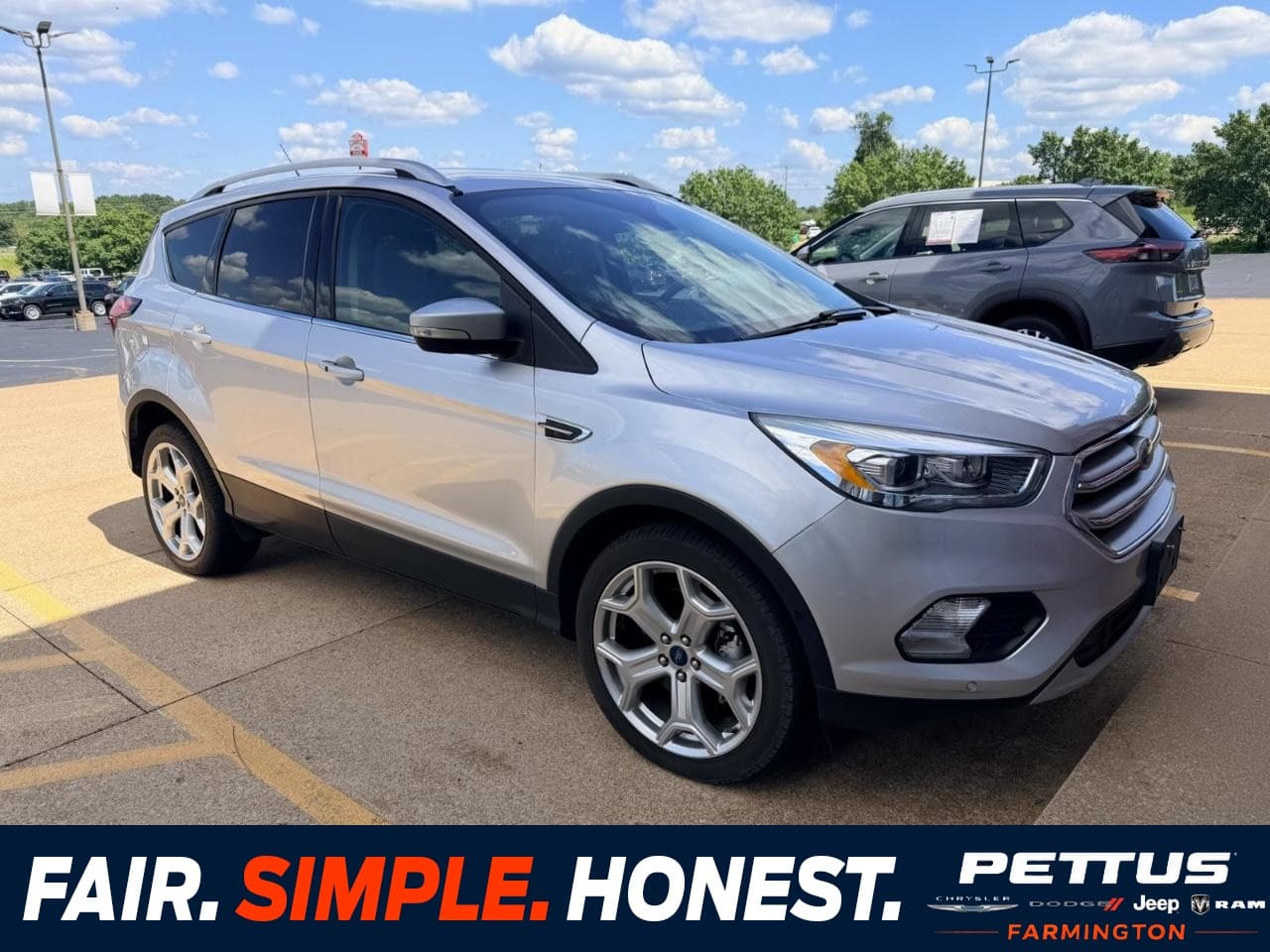 2019 Ford Escape Titanium — photo 1 of 9