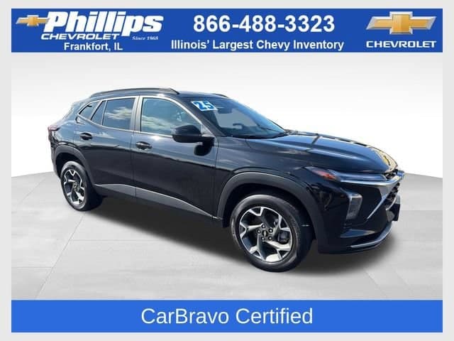 2025 Chevrolet Trax LT — photo 1 of 24