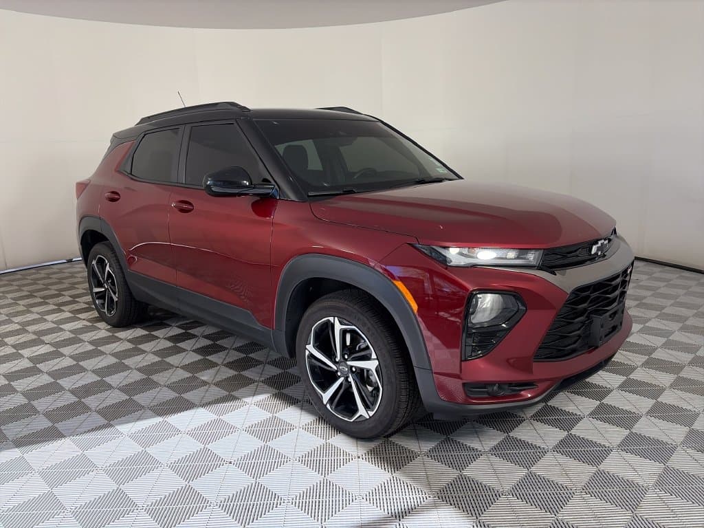 2023 Chevrolet Trailblazer RS — photo 1 of 31