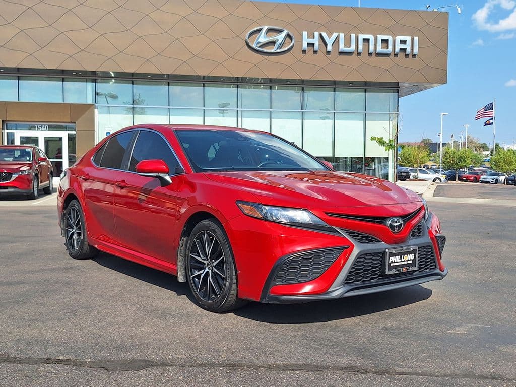2024 Toyota Camry SE — photo 1 of 30