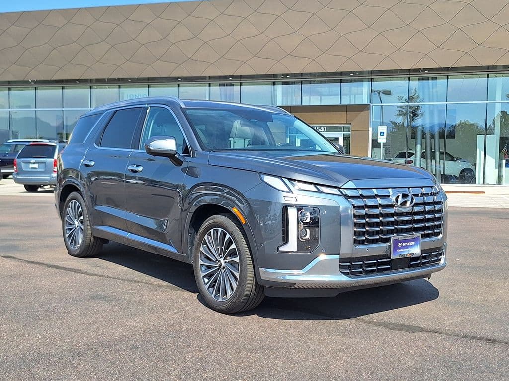 2025 Hyundai Palisade Calligraphy — photo 1 of 37