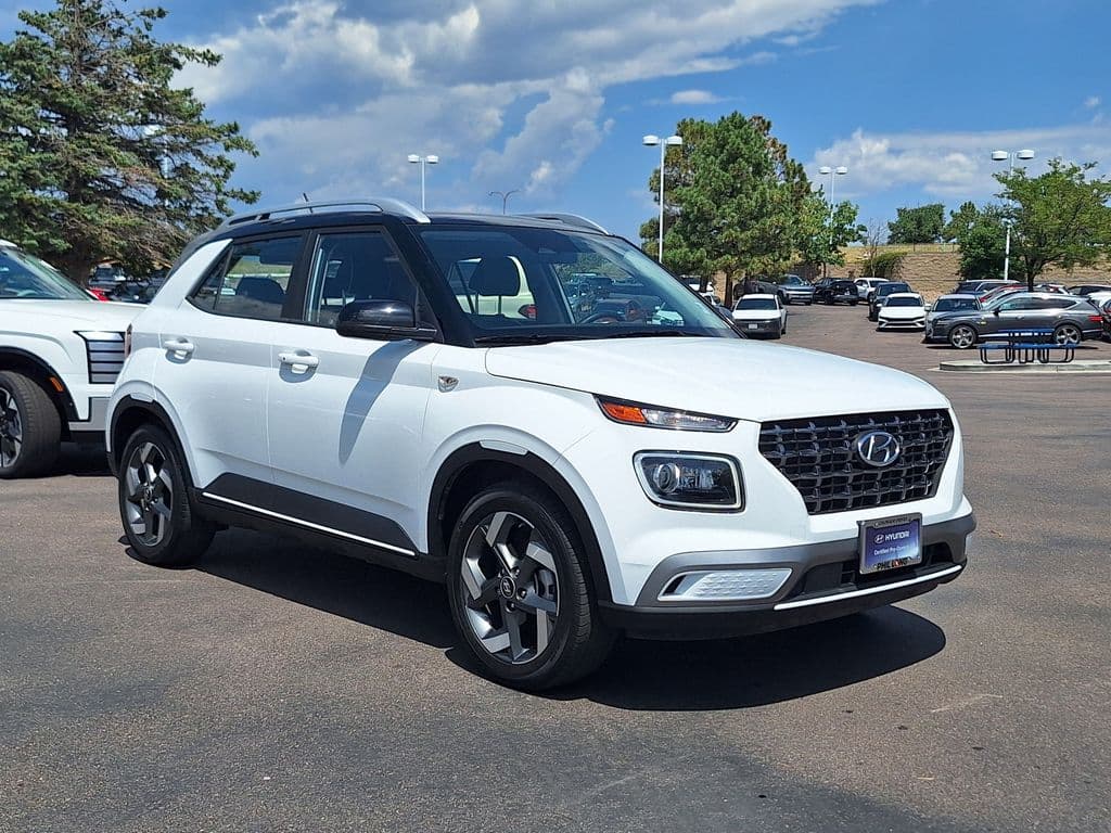 2024 Hyundai Venue Limited — photo 1 of 33