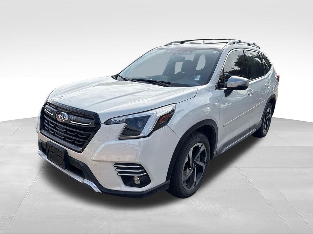 2023 Subaru Forester Touring — photo 1 of 8
