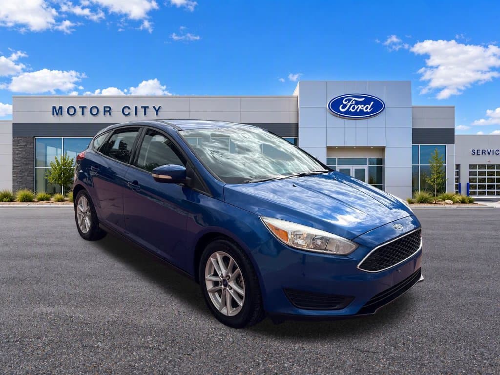 2018 Ford Focus SE — photo 1 of 33
