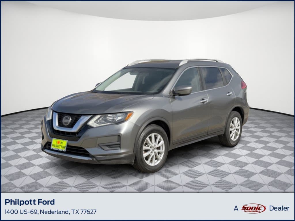 2018 Nissan Rogue SV — photo 1 of 31