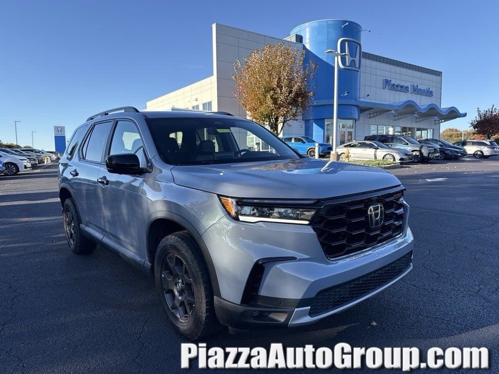 2024 Honda Pilot TrailSport — photo 1 of 8