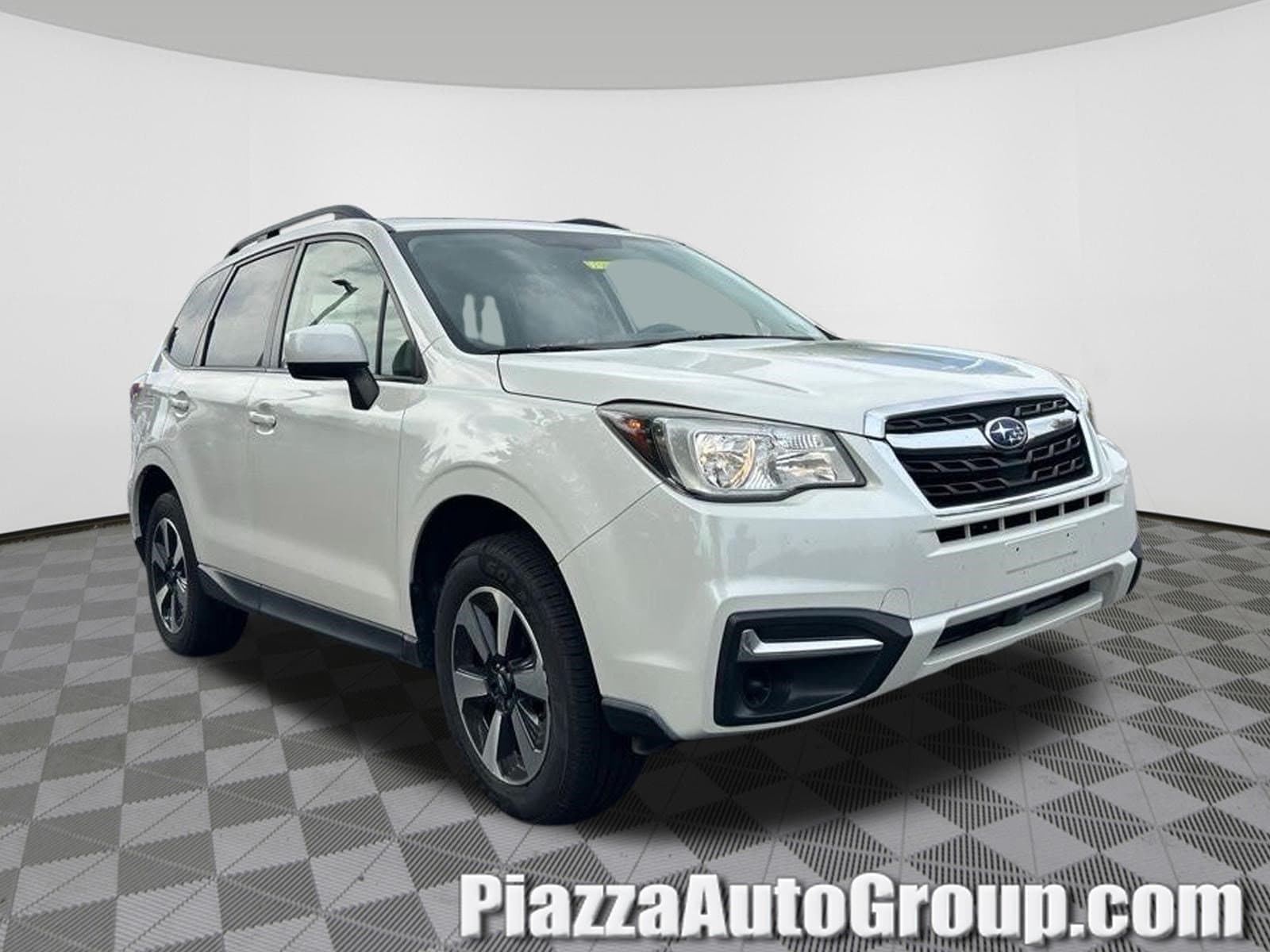 2017 Subaru Forester Premium — photo 1 of 8