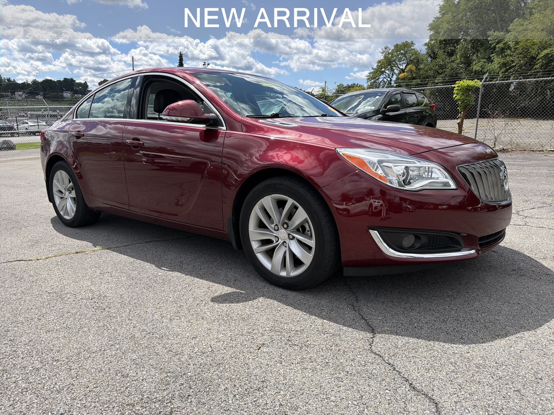 2016 Buick Regal Premium II — photo 1 of 9