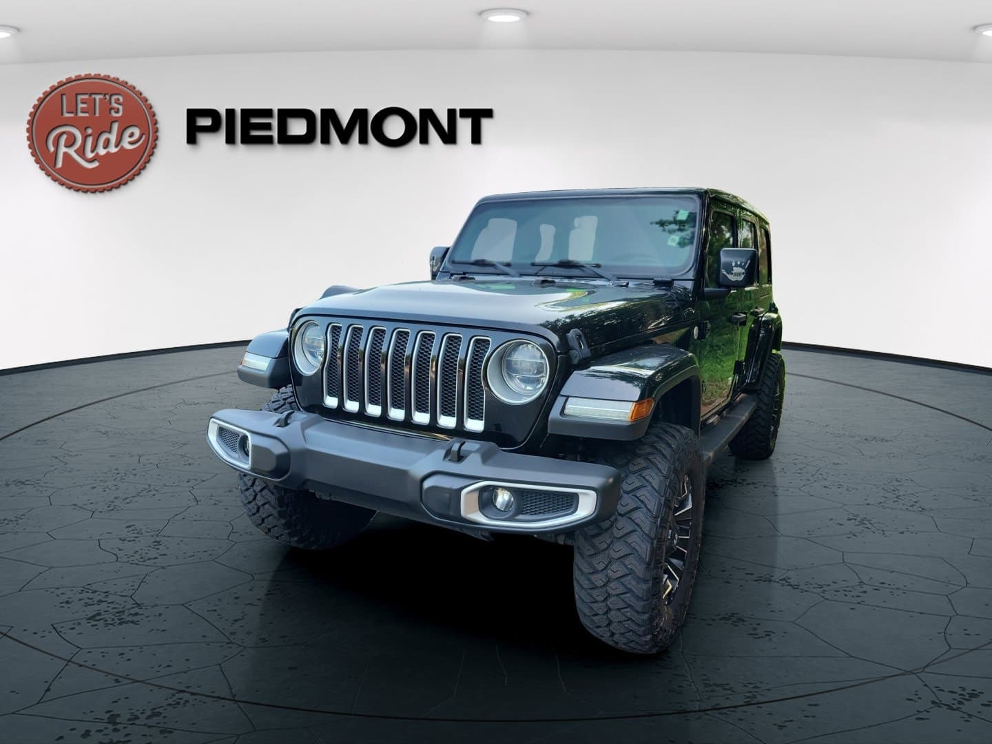 2018 Jeep Wrangler Sahara 4x4 — photo 1 of 3
