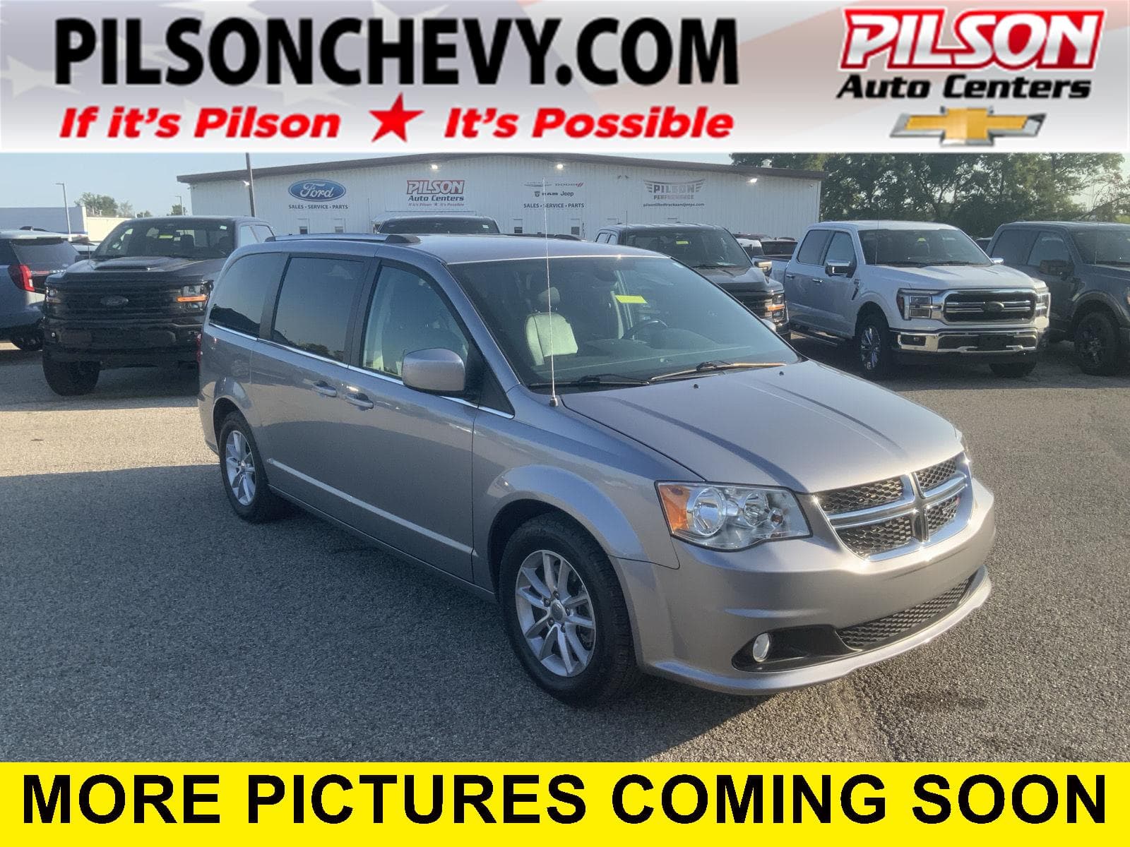 2019 Dodge Grand Caravan SXT — photo 1 of 23