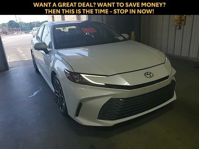 2025 Toyota Camry XLE — photo 1 of 24