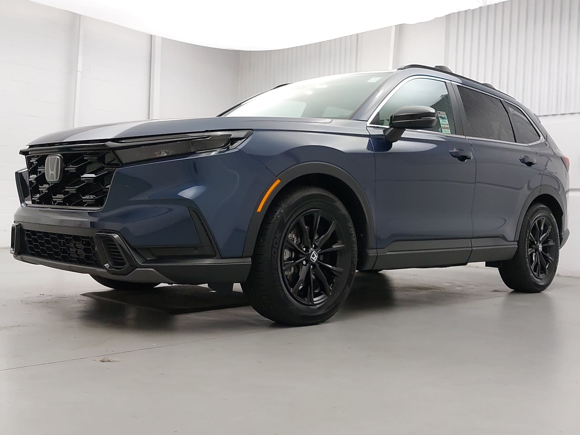 2024 Honda CR-V Hybrid Sport-L — photo 1 of 38