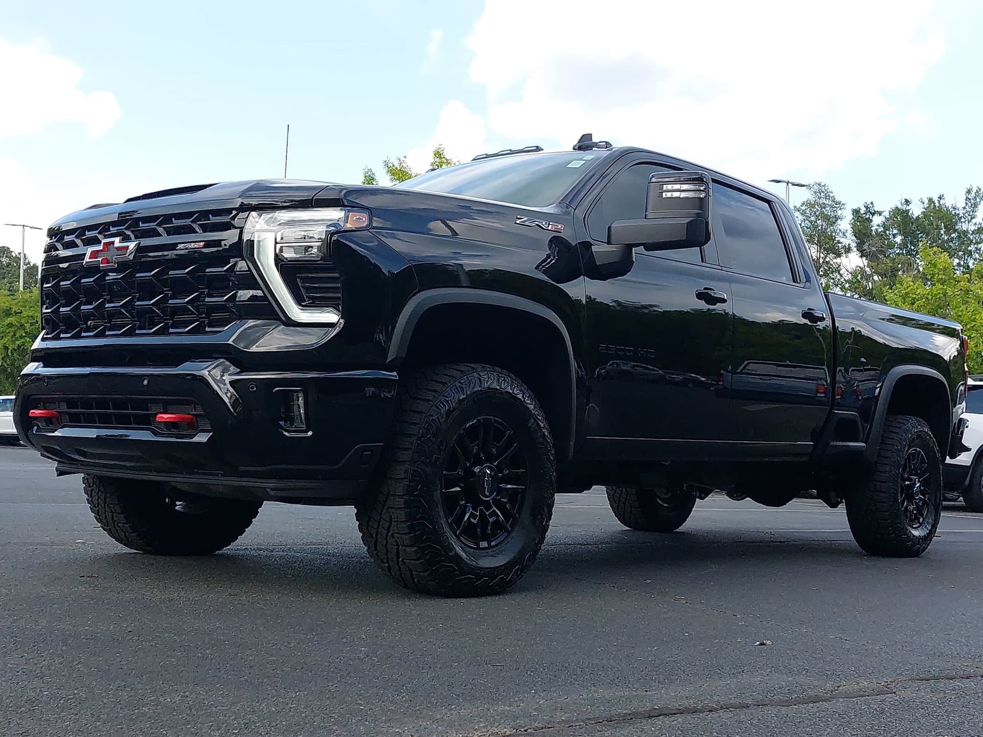 2026 Chevrolet Silverado 2500 HD ZR2 — photo 1 of 37