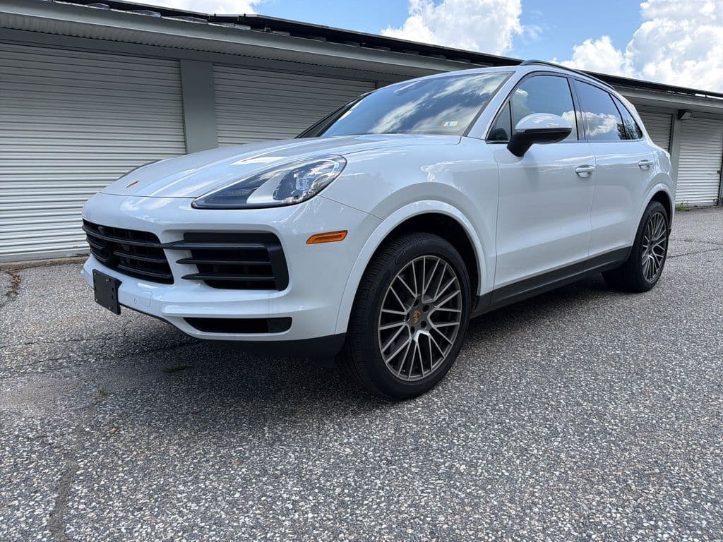 2023 Porsche Cayenne Base — photo 1 of 16