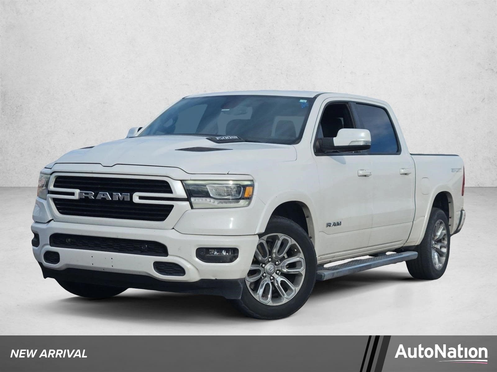 2020 RAM 1500 Laramie — photo 1 of 15