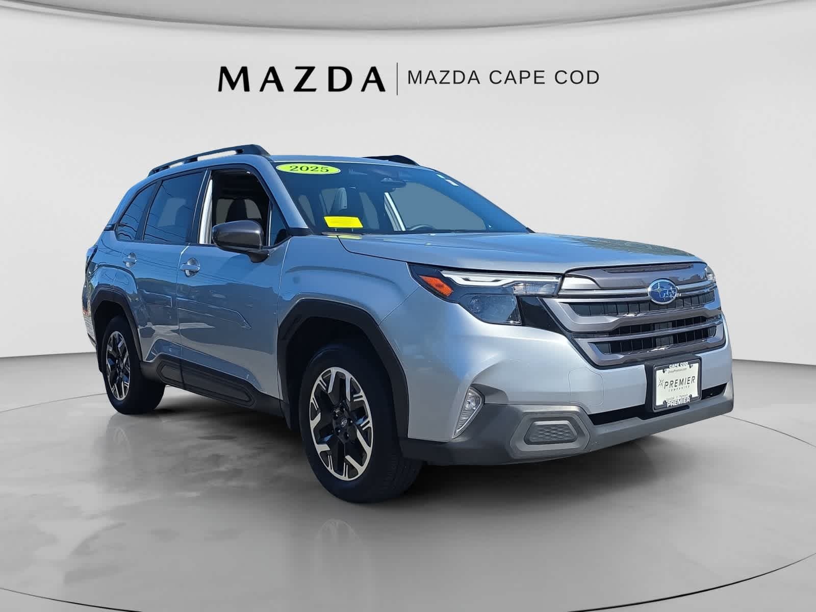 2025 Subaru Forester Premium — photo 1 of 25