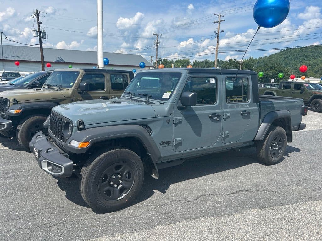 2026 Jeep Gladiator SPORT 4X4 — photo 1 of 19