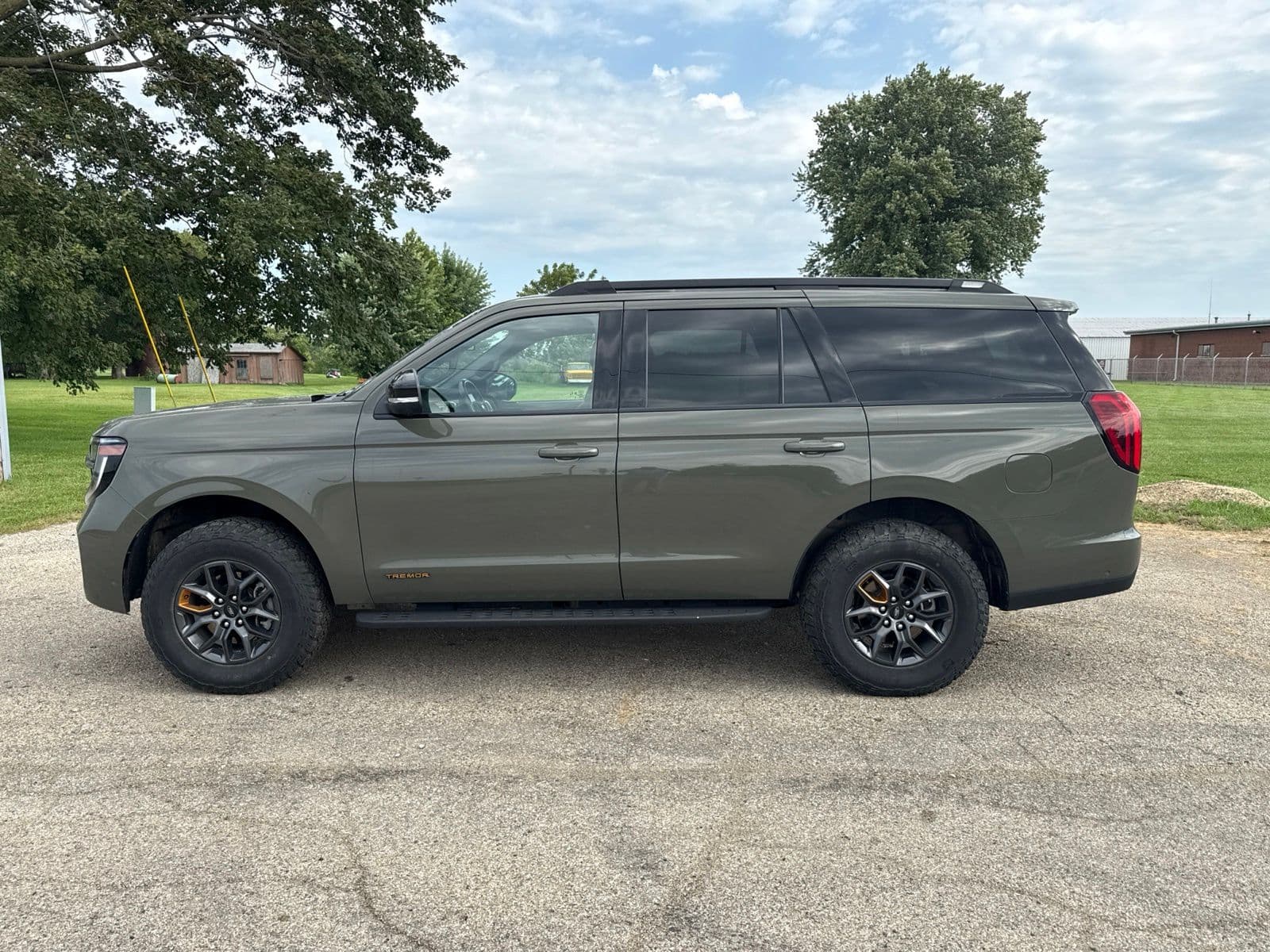 2025 Ford Expedition Tremor — photo 1 of 2
