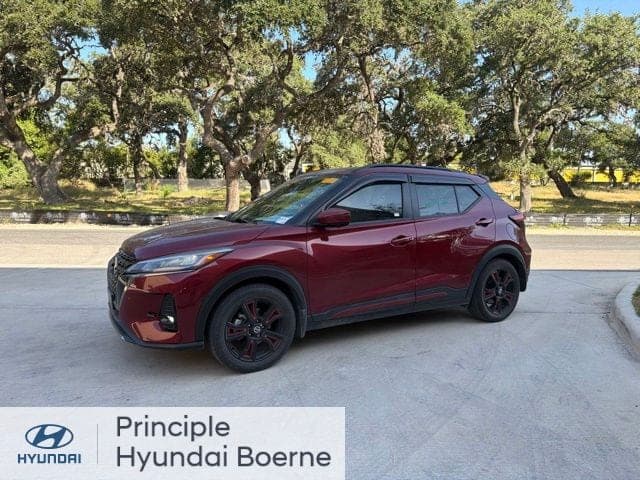 2021 Nissan Kicks SR — photo 1 of 15