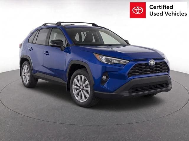 2025 Toyota Corolla Cross LE — photo 1 of 17