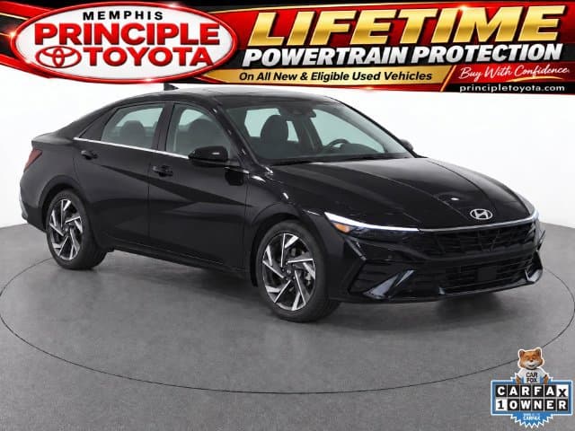 2025 Hyundai Elantra SEL Convenience — photo 1 of 17