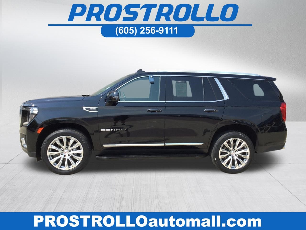 2023 GMC Yukon Denali — photo 1 of 24