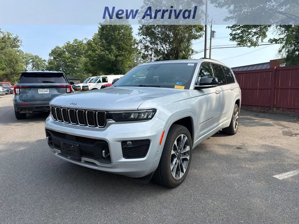 2023 Jeep Grand Cherokee L Overland 4x4 — photo 1 of 12