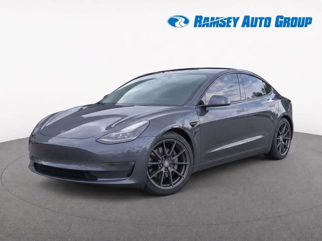 2022 Tesla Model 3 Long Range — photo 1 of 8