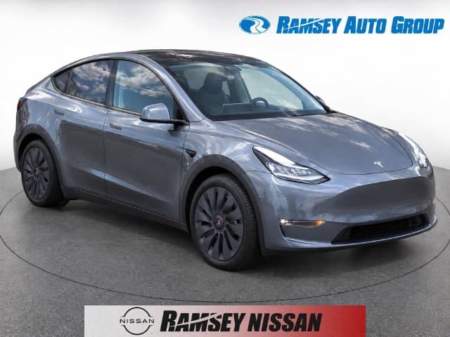 2023 Tesla Model Y Long Range — photo 1 of 8