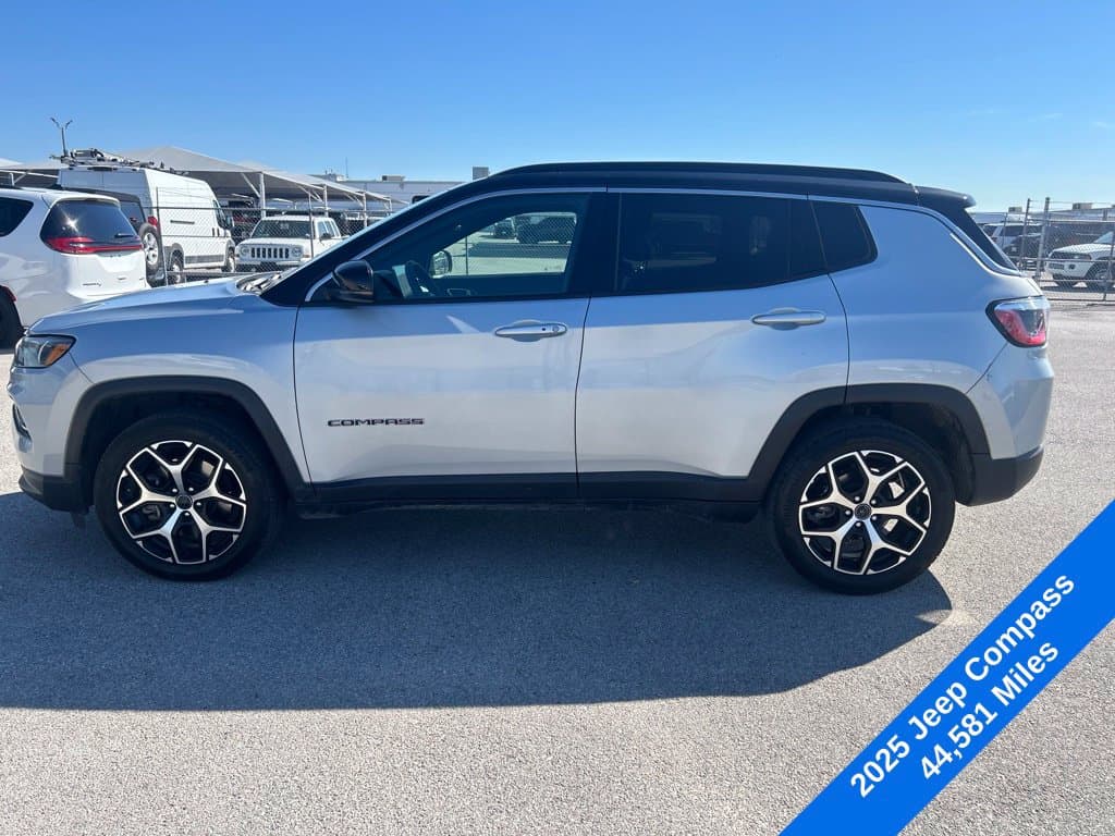 2025 Jeep Compass Limited — photo 1 of 16