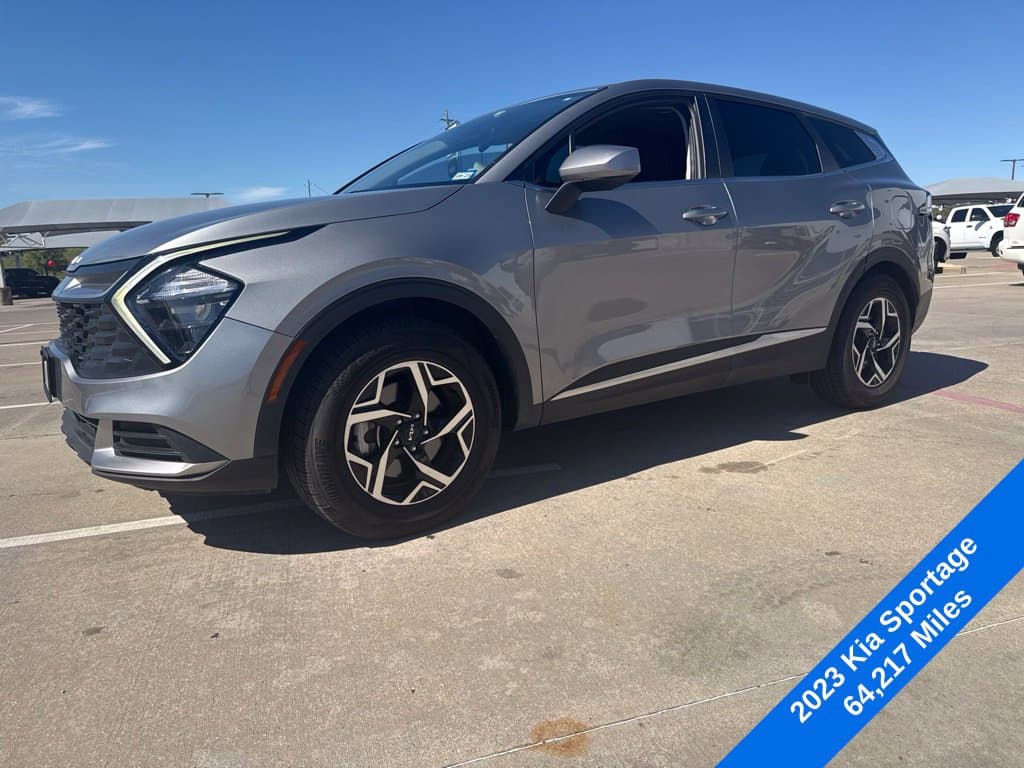 2023 Kia Sportage LX — photo 1 of 13
