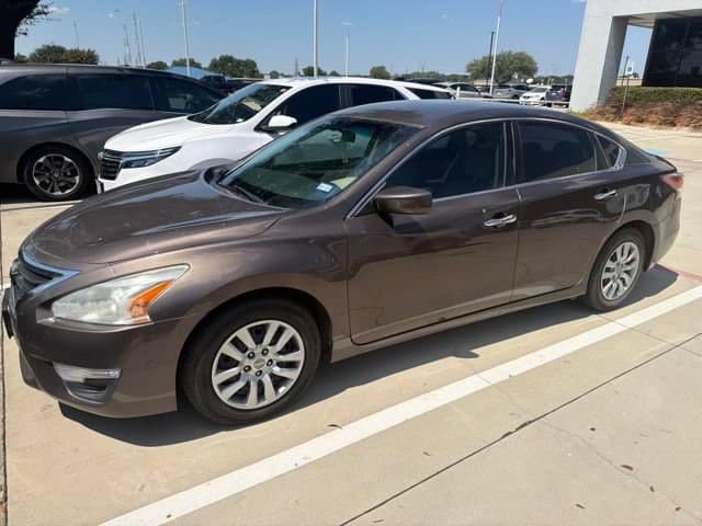 2015 Nissan Altima 2.5 — photo 1 of 8