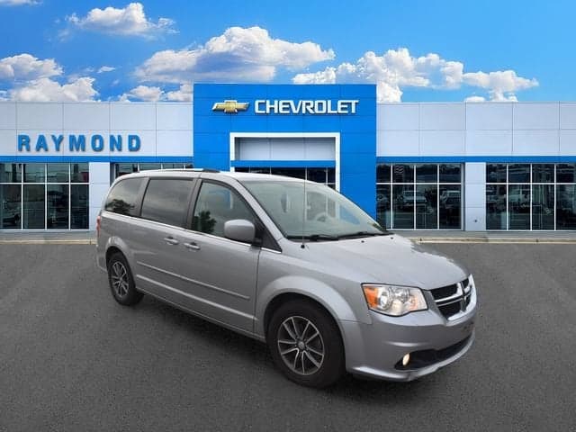 2017 Dodge Grand Caravan SXT — photo 1 of 16