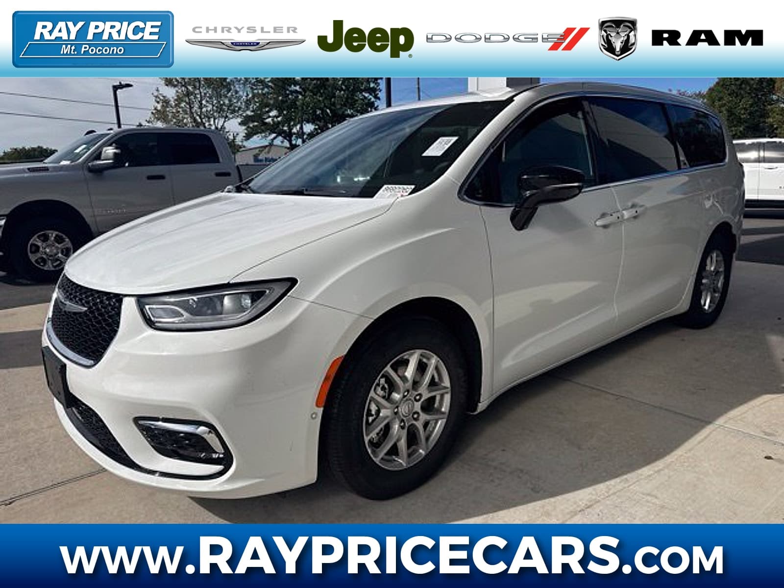 2026 Chrysler Pacifica Select — photo 1 of 37