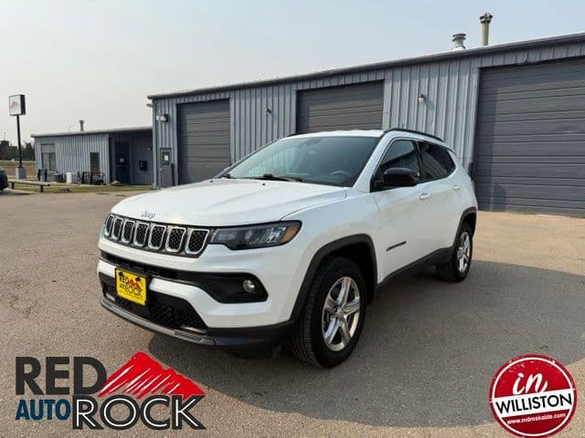 2024 Jeep Compass Latitude — photo 1 of 24