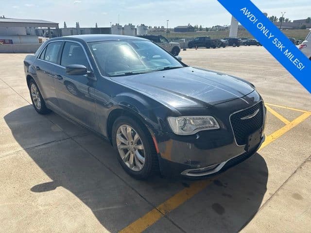 2015 Chrysler 300 Limited — photo 1 of 21