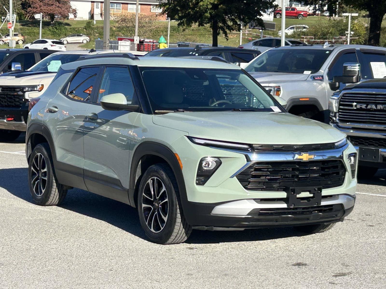 2025 Chevrolet Trailblazer LT — photo 1 of 25