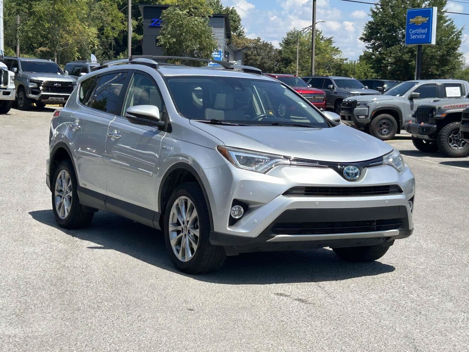 2016 Toyota RAV4 Hybrid Limited — photo 1 of 11