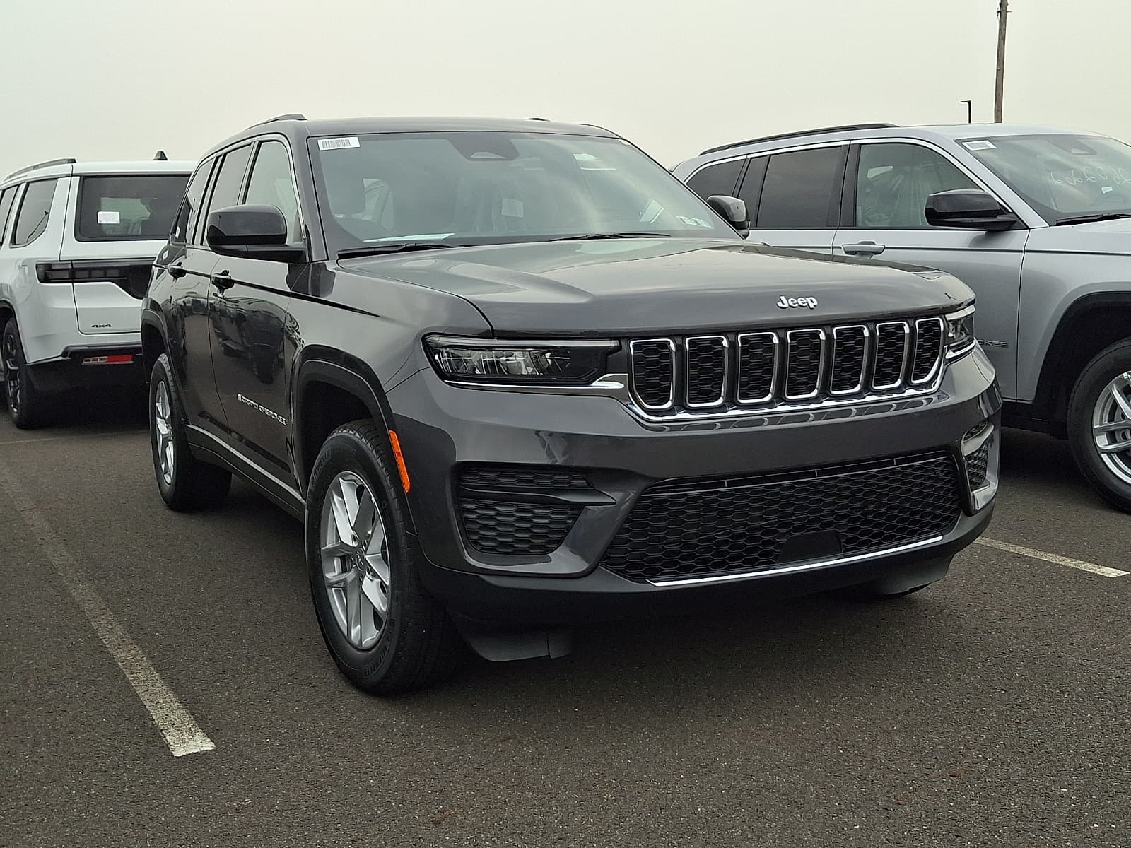 2026 Jeep Grand Cherokee Laredo X 4x4 — photo 1 of 14