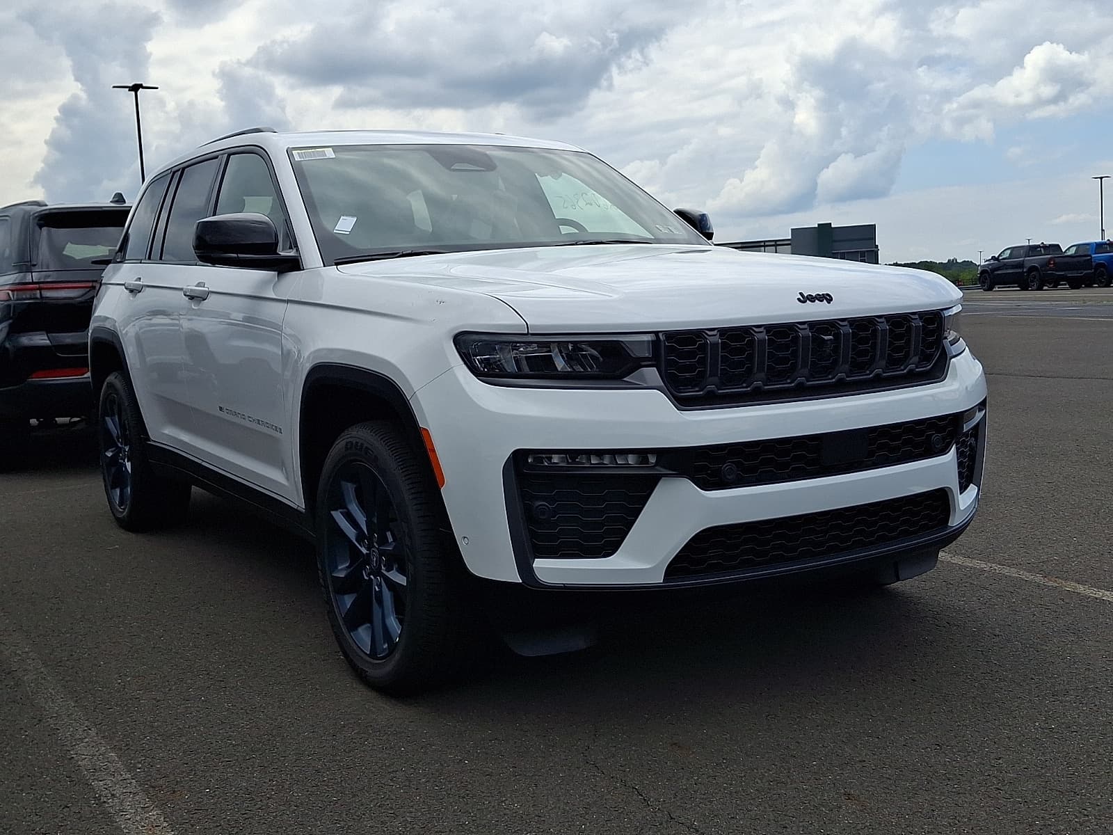 2026 Jeep Grand Cherokee 85th Anniversay Edition 4x4 — photo 1 of 14